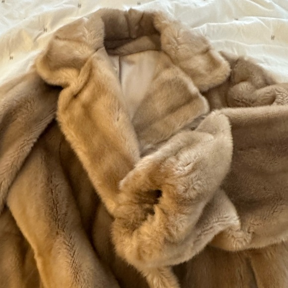 Mon wife vibes, but make it vintage faux! - Picture 3 of 10